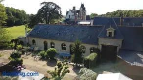 GITE LONGERE DE 15 PERSONNES AU CHATEAU DE JALLANGES VOUVRAY - Image 1