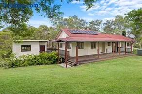 Large Luxury Farmhouse - Pet & Family Friendly Acreage Escape - The WilderNest - Image 5