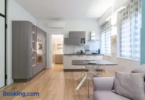 Italian Experience-Vittoria Suite - Image 1