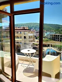 Obzor Tatyana Apartaments Bonjour - Image 1