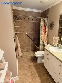 Grandys Place, Home in Hartselle, walk to Stadium, near downtown, King bed - Image 1