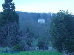 Charmant Gîte en Berry avec Cheminée, Près de La Châtre, Golf et Activités Œnature - Image 1