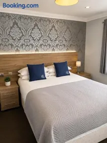 The Bromley's - Image 4