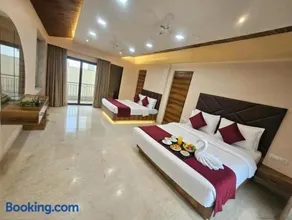 Azure Grand 4BHK Luxury Villa With AC, Garden , BBQ , AIR HOCKEY , CARROM , TENNIS TABLE , Near Lonavala - 10 minutes From Imagica & Wet n Joy - Image 4