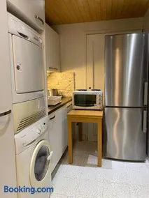 Cozy Apartment & Sauna & Patio & kitchenette - Image 4