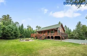 7SD Cozy Log Cabin near Bretton Woods with Hot Tub, Firepit, Private Year - Image 2