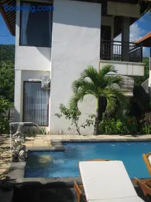 Lucky Paradise Bungalows on The Beach - Image 4