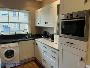 The Downshire Arms Apartments Hilltown - Image 5