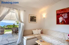 Kanonika Homes Captain's Cabin - Image 2