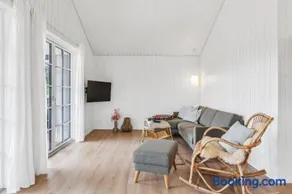 Exclusive Holiday Home From 2024 Near The Beach - Image 4