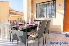 Spacious 2 Bed Detached Villa with communal pool - Image 2