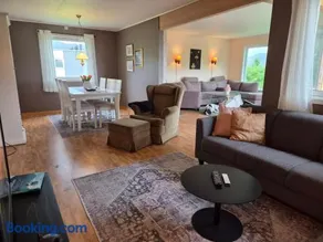Sjarmerende hus i havgapet i Selje - Image 5