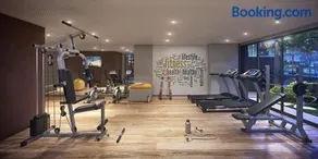 75 New studio w fast wifi, balcony, gym and movie screen - Image 5