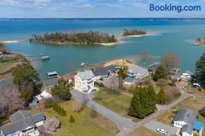 Waterfront Home with pool dock gameroom and kayaks - Image 1