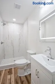 Clair de Lune Studio A Charming Kokomo Stay - Image 2