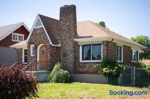 Rare 2 King Beds-Comfort Stay in Prime Location-Fenced Yard - Image 1