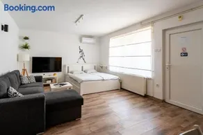 Studio apartman QUEEN apartmani Borik - Image 3