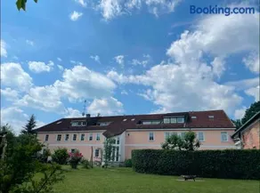 Lüsser Landsitz - Image 1