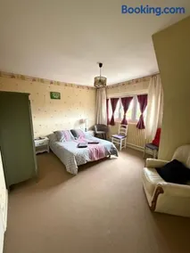 Les Trois chambres de LYLY situées a Brou - Image 4