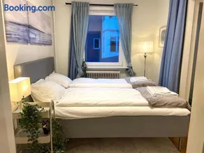 central apartment with free parking - Image 2