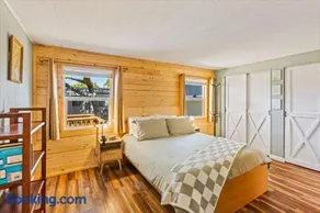 Enjoy Coastal Comfort in This Relaxing Retreat - Image 2