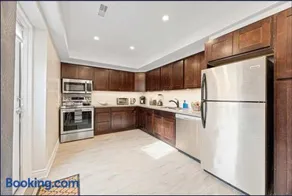 Casa St Clair Hotel Contemporary 2BR Suite w Patio & BBQ - Image 3