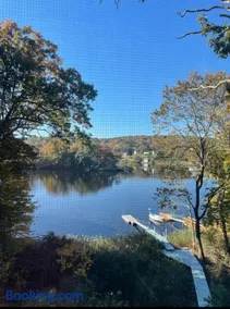 Sunny river view suite - Image 5