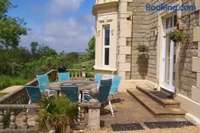 Clevelands Country House - Image 3
