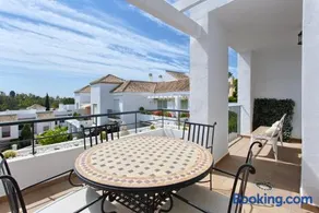 Senorio de Gonzaga Great 2 bedroom apartment with a lovely community pool in the heart of Nueva Andalucia - Image 4