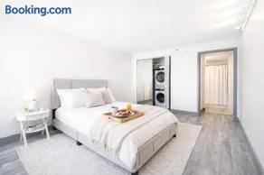 The Hartford Skyline - Stylish Downtown Condo with Wifi Gym - Image 2