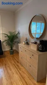 Family Entire Affordable 3BR Sleep 7 Walk t Subway - Image 3
