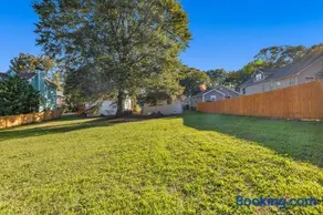 Beautiful House Mins Away From the Airport - Image 4