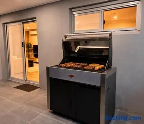 Bayview Luxe Retreat - Image 2