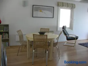 Beach View Apartment - Image 4