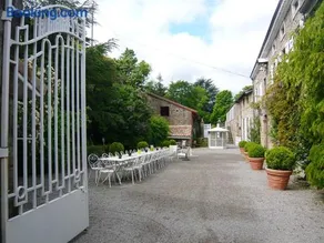 Manoir majestueux à Satillieu avec piscine privée - Image 5