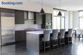 Lux Atlanta Home with Arcade room - Image 2
