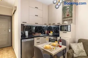 COZY DOWNTOWN APARTMENT - Image 2
