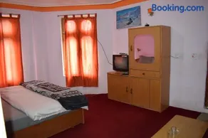 Khandroling Guest House - Image 2