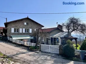 Grande maison en pierre à la campagne, belle vue - Image 1