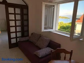 Green Apartment - Image 2
