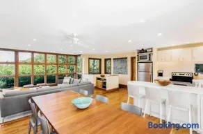 Luxury 3-bedroom Pines house with 360-degree views - Image 5