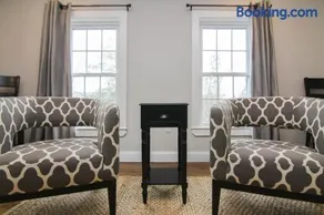 Two Bedroom with Lake View - Image 2