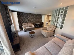 Harbour View Holiday Apartment - Image 2