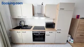 A-B-H Schöne 2R Whg, EBK, Lift, WiFi, XL Schlafcouch - Image 3