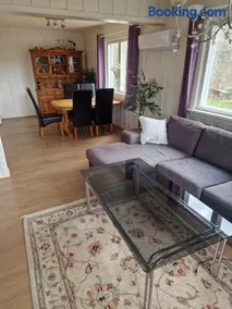 room in family home - Image 4