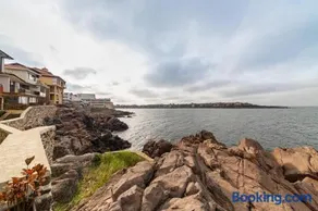 Sozopol Seaside Apartment - Image 2