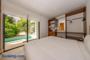 2 BR with Direct Walk-out to Pool, Sauna, and Gym - Image 2