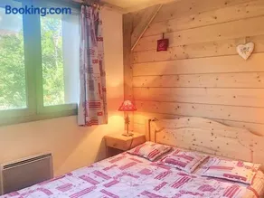 Appartement cosy au pied des pistes avec balcon et parking - FR-1-344-882 - Image 4