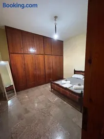 Marble and Wood Retreat - Image 3