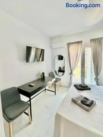 Seafront Residences Loutra Elenis - Image 4